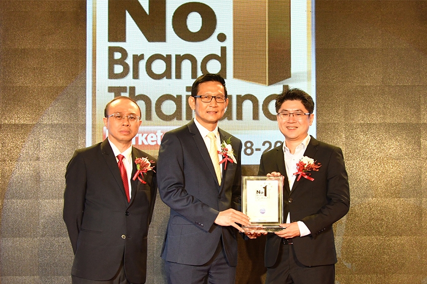 คริสตัล รับรางวัล No.1 Brand Thailand 2018-2019